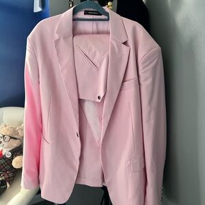 Soft Pink Men’s 3-Piece Suit